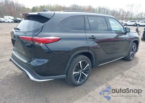 2022 Toyota Highlander Xse z USA, uszkodzony, nr VIN 5TDJZRBH4NS199253